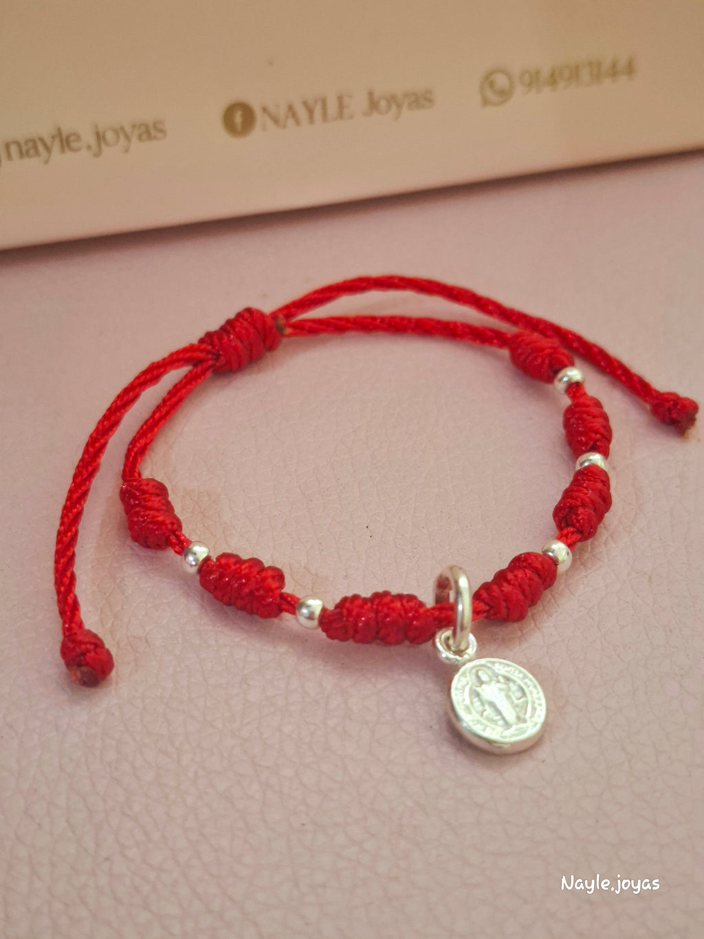 Pulsera 7 nudos roja con San Benito