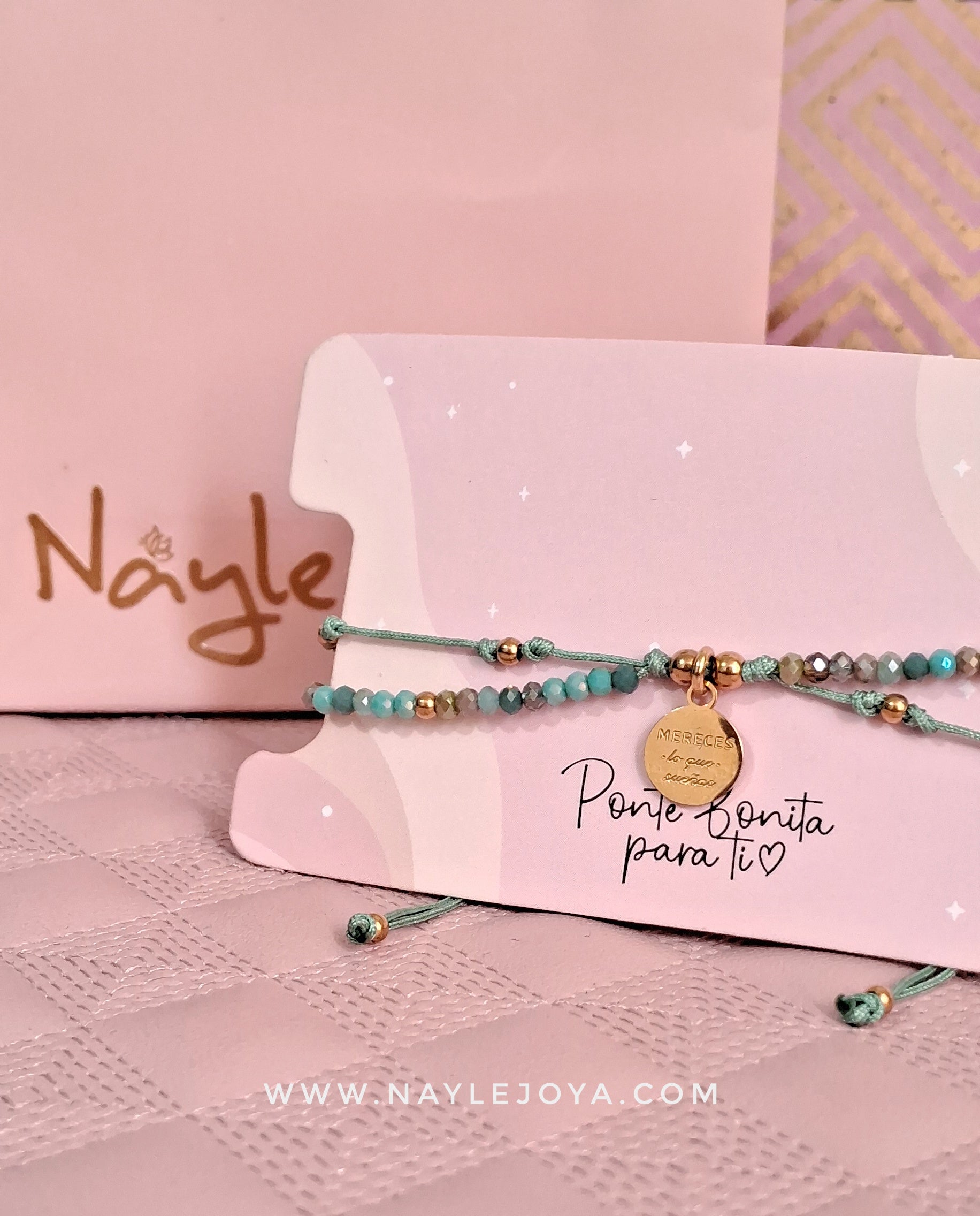 Pulsera Tejida con  Frase en Acero Dorado