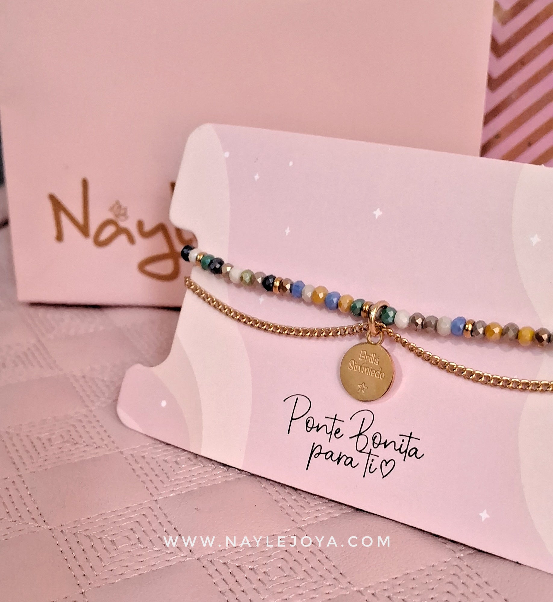 Pulsera Tejida con  Frase en Acero Dorado